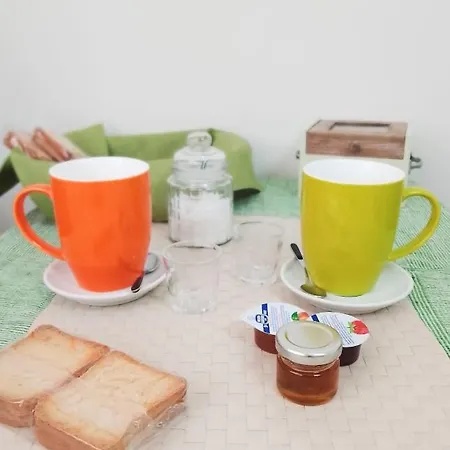 Stanza Porolla - Matrimoniale Con Bagno Privato Homestay Cagliari